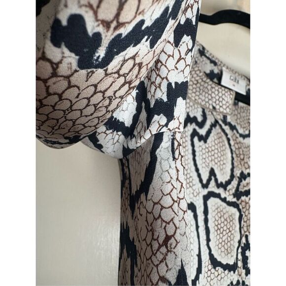 Cabi Serpentine Snake Print Long Sleeve Blouse size Medium - Picture 4 of 12
